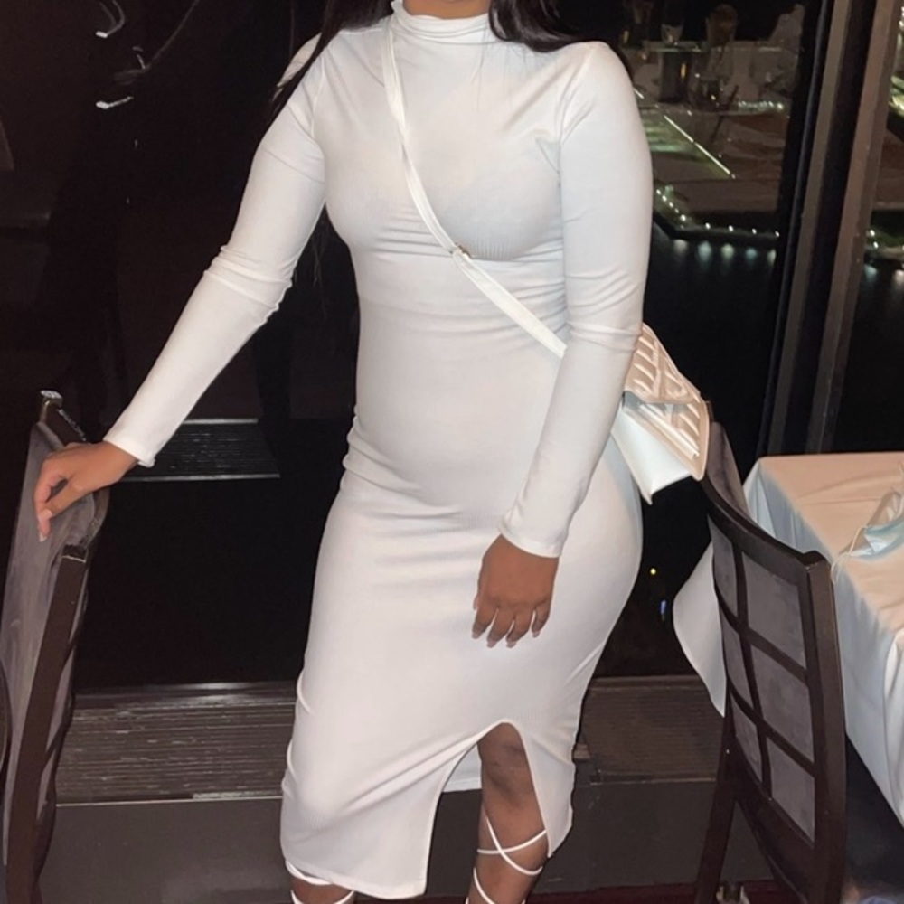 White long sleeve long dress